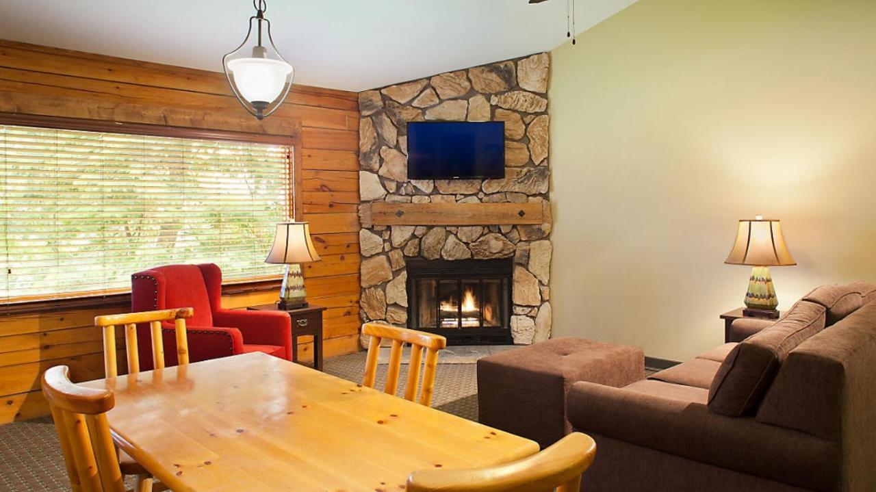 Bluegreen Vacations Christmas Mountain Village, An Ascend Resort Wisconsin Dells Ngoại thất bức ảnh