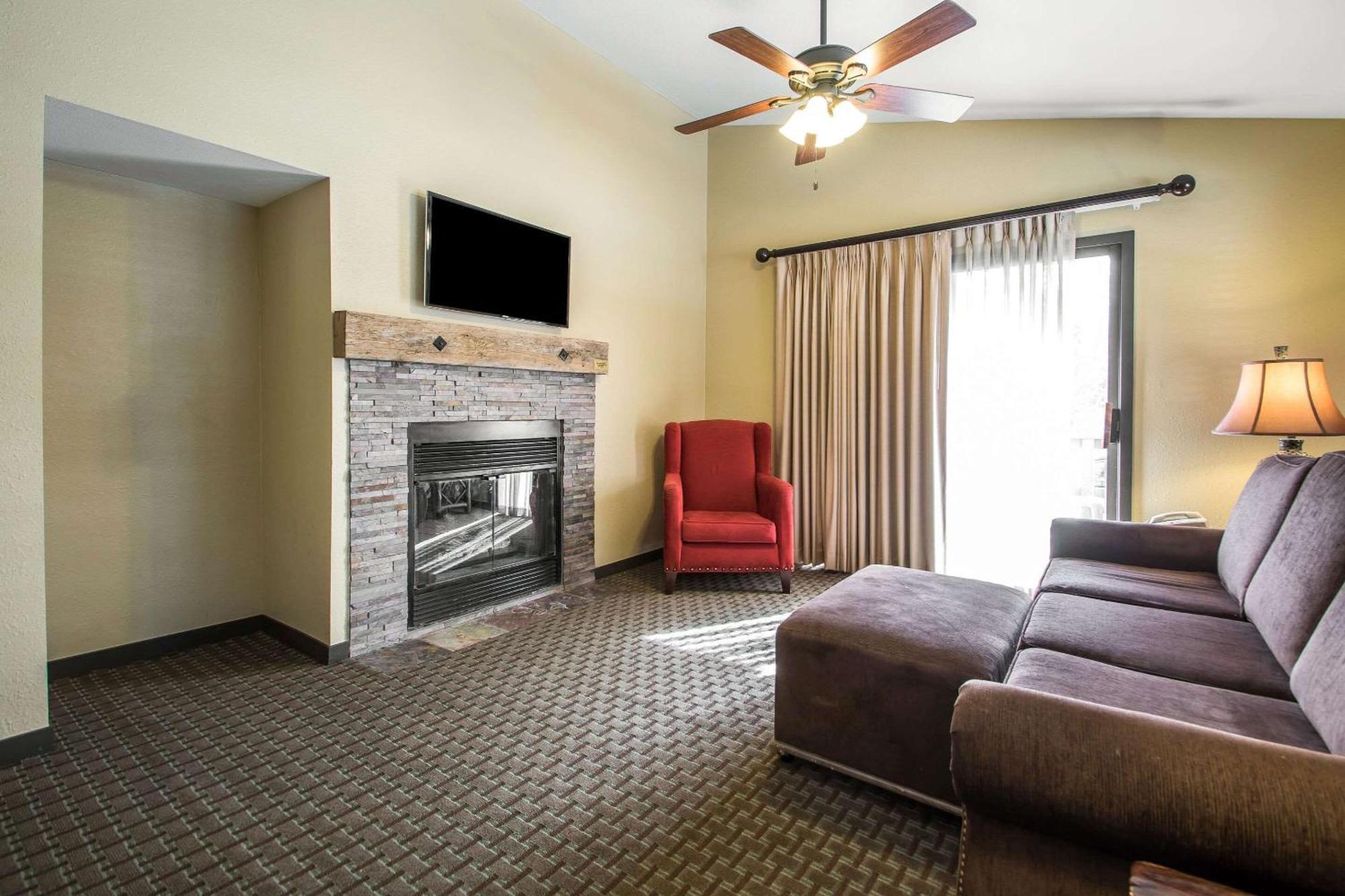 Bluegreen Vacations Christmas Mountain Village, An Ascend Resort Wisconsin Dells Ngoại thất bức ảnh