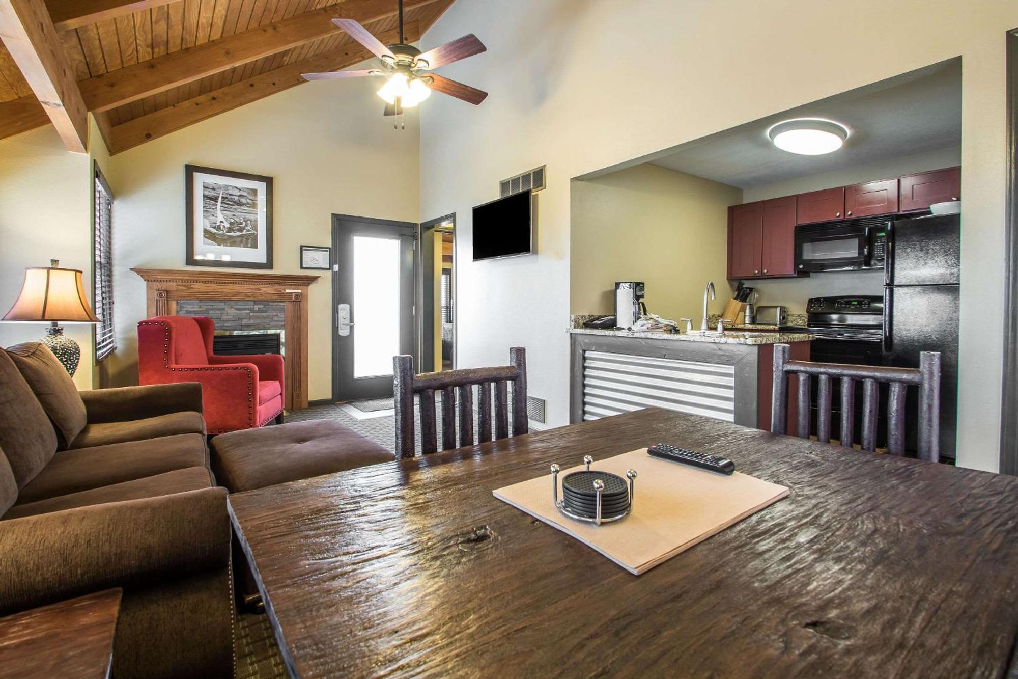 Bluegreen Vacations Christmas Mountain Village, An Ascend Resort Wisconsin Dells Ngoại thất bức ảnh